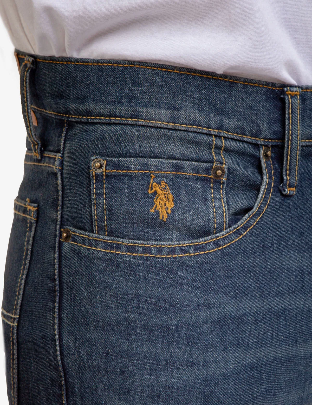 SLIM STRAIGHT FIT JEANS