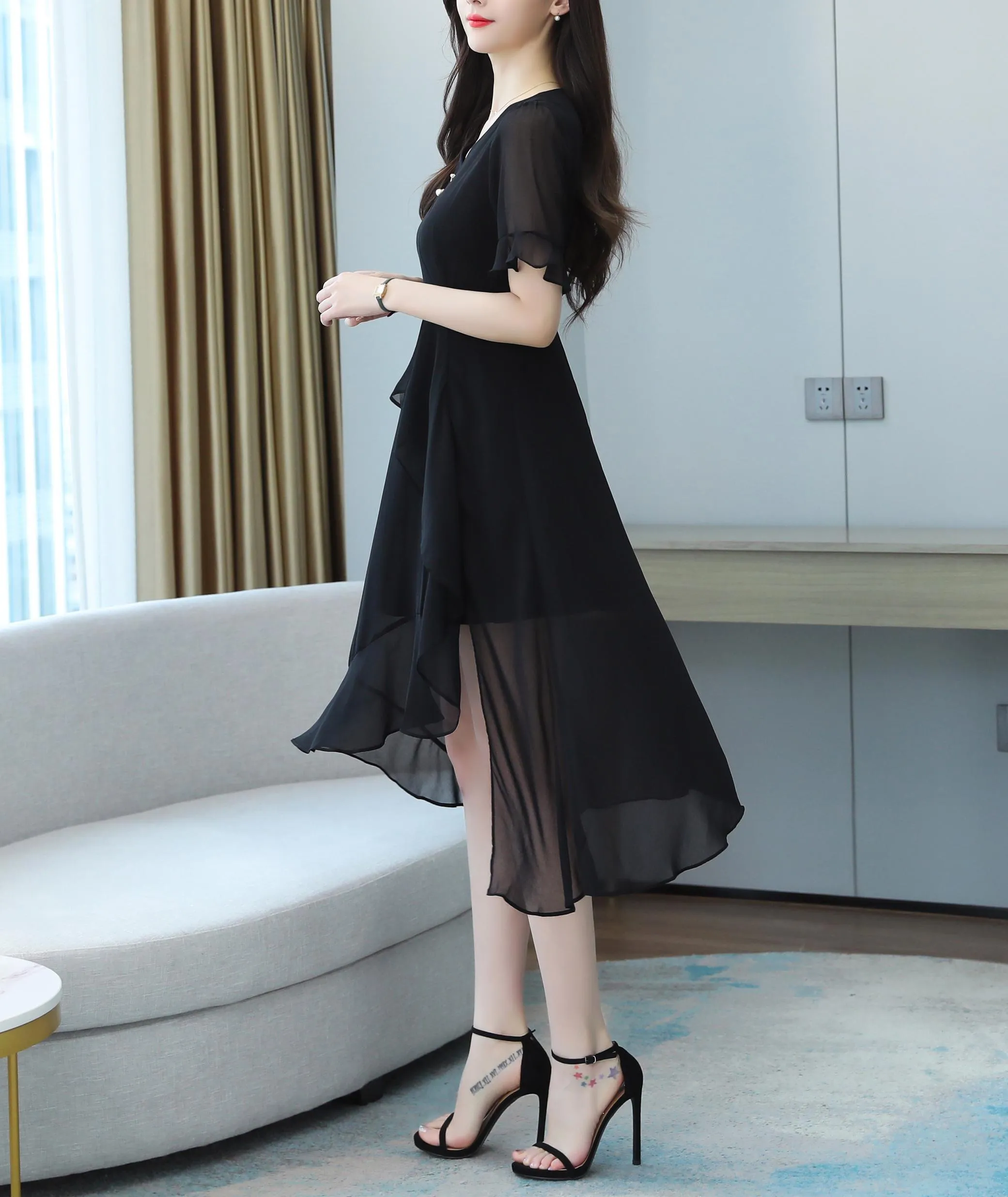 Solid Color Mid-Length Tulle Dress in Chiffon with V-Neck