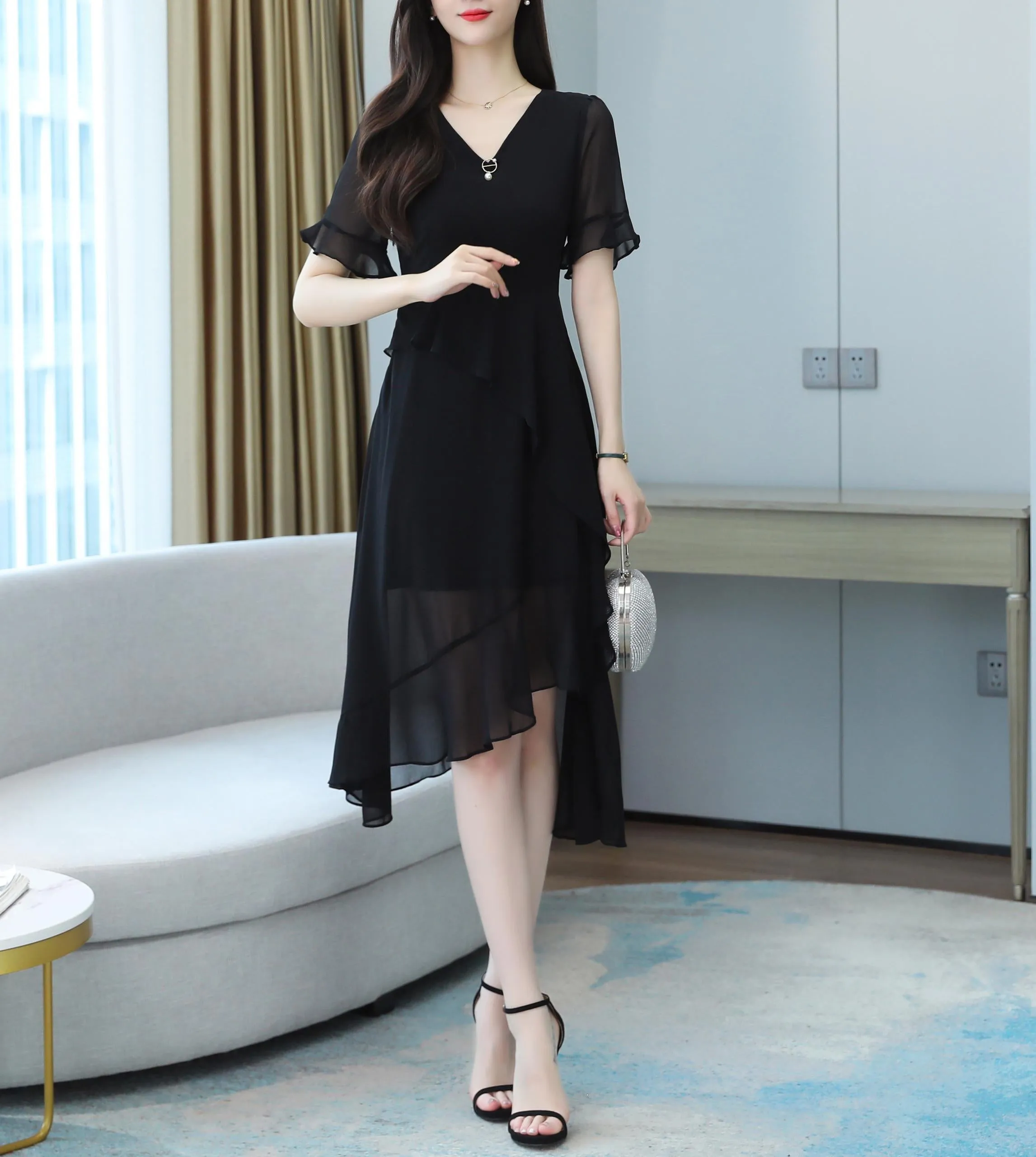 Solid Color Mid-Length Tulle Dress in Chiffon with V-Neck