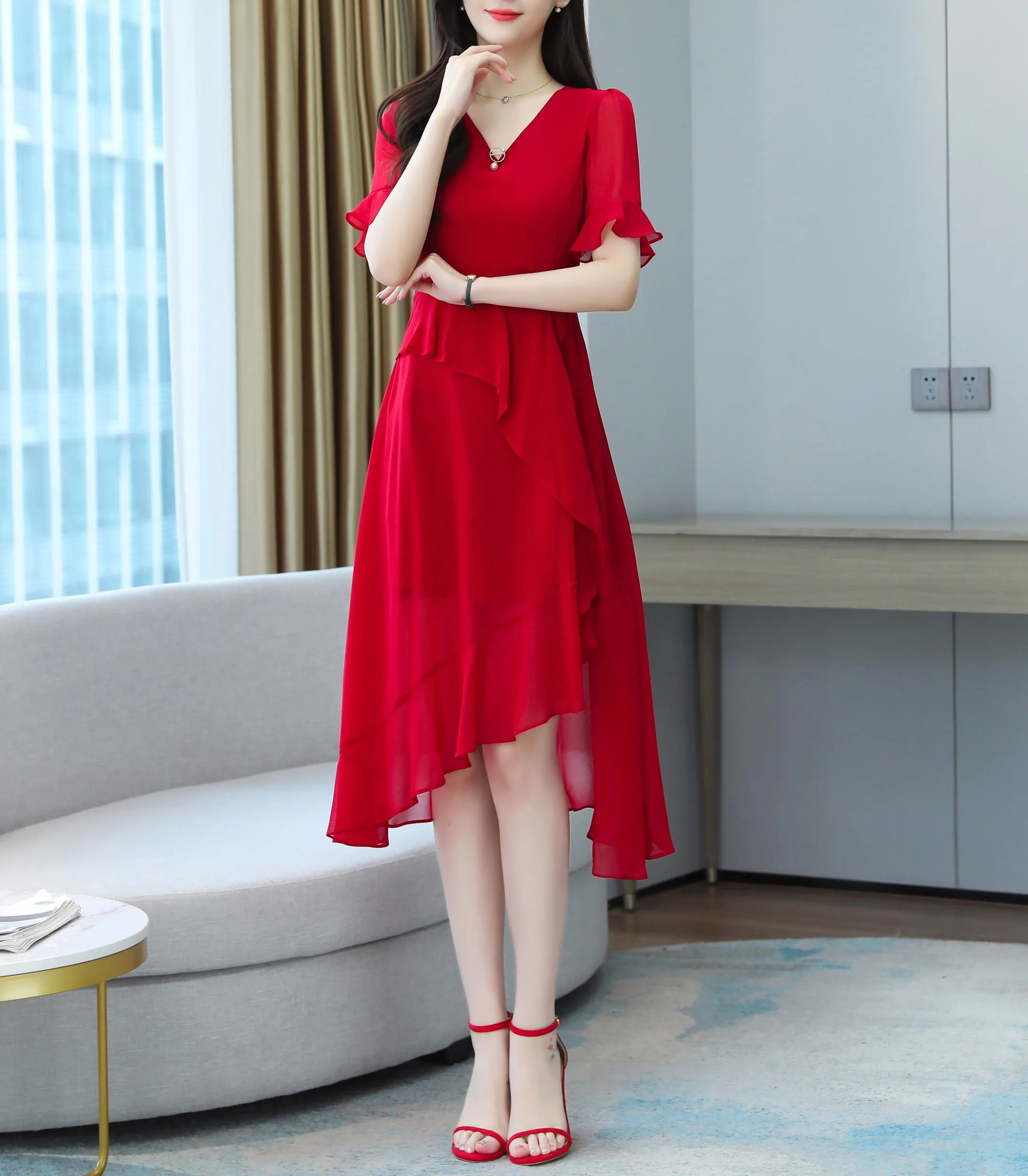 Solid Color Mid-Length Tulle Dress in Chiffon with V-Neck