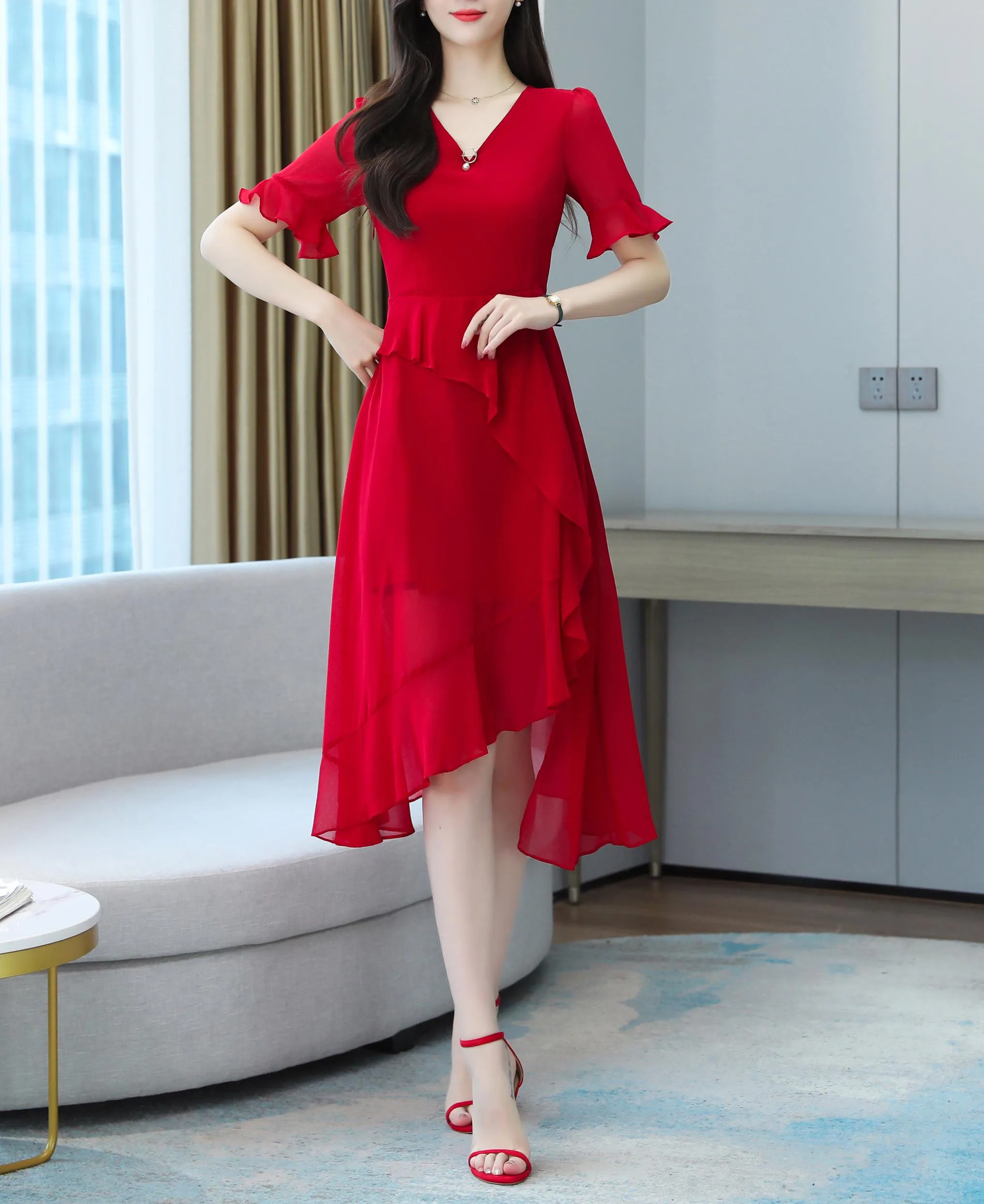 Solid Color Mid-Length Tulle Dress in Chiffon with V-Neck