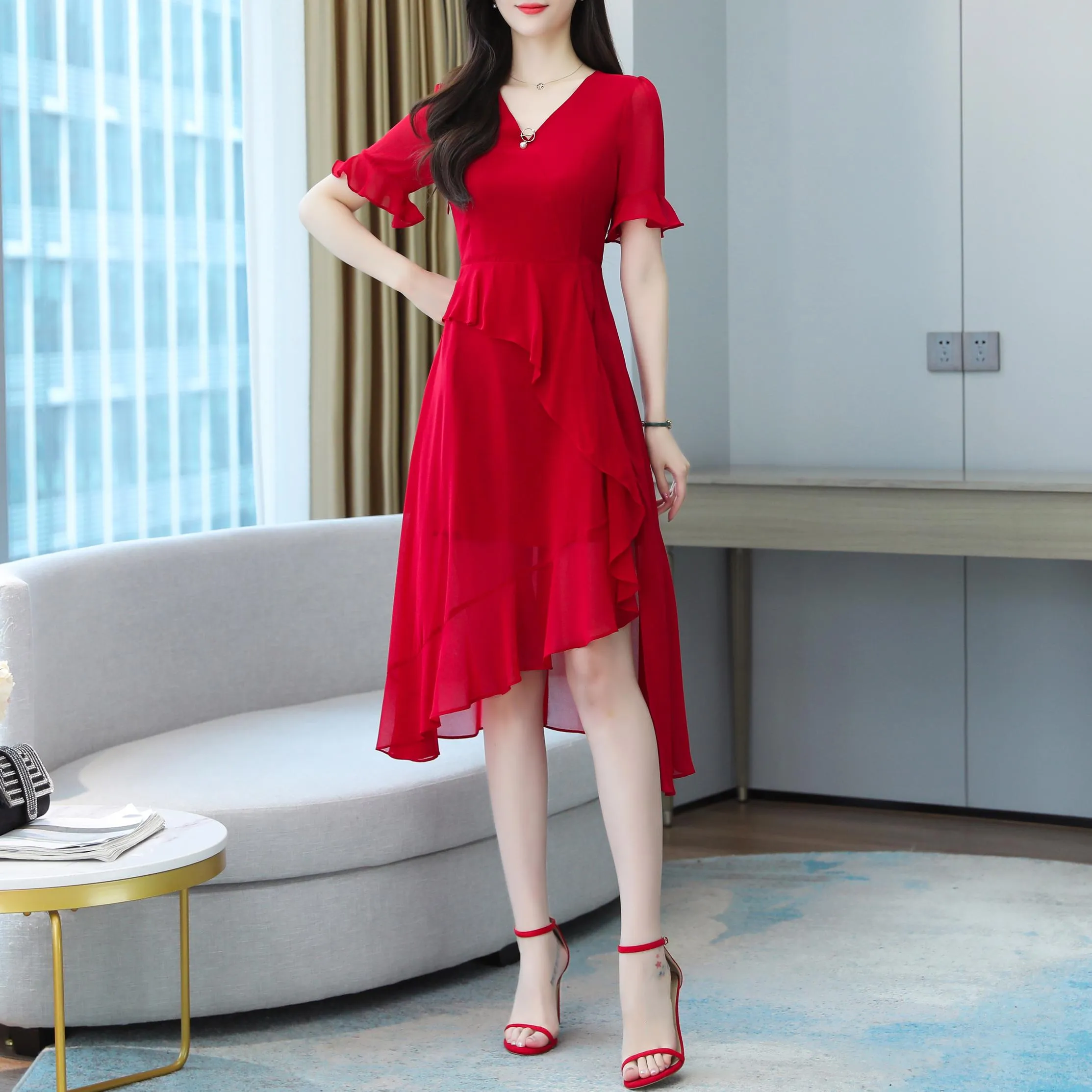 Solid Color Mid-Length Tulle Dress in Chiffon with V-Neck