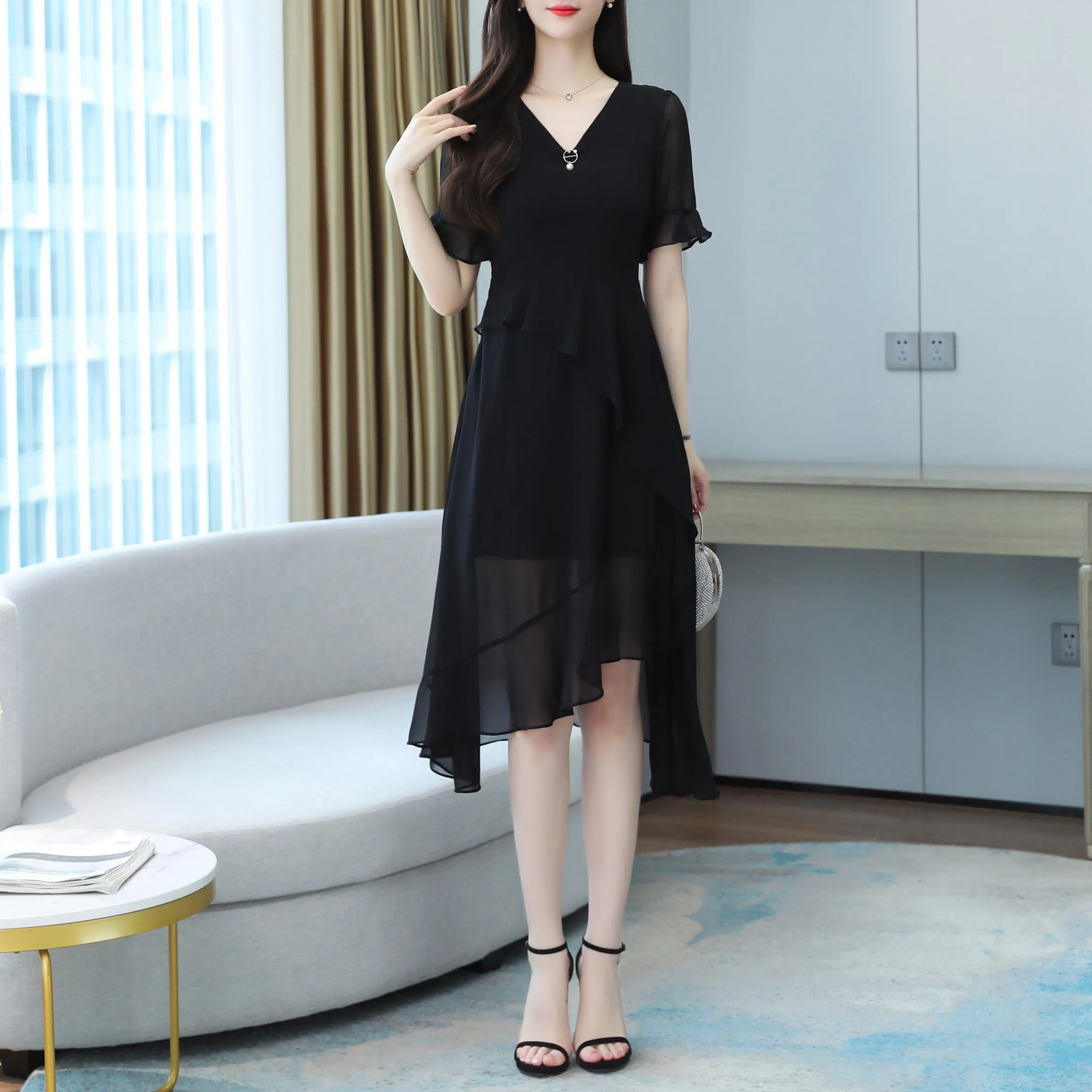 Solid Color Mid-Length Tulle Dress in Chiffon with V-Neck