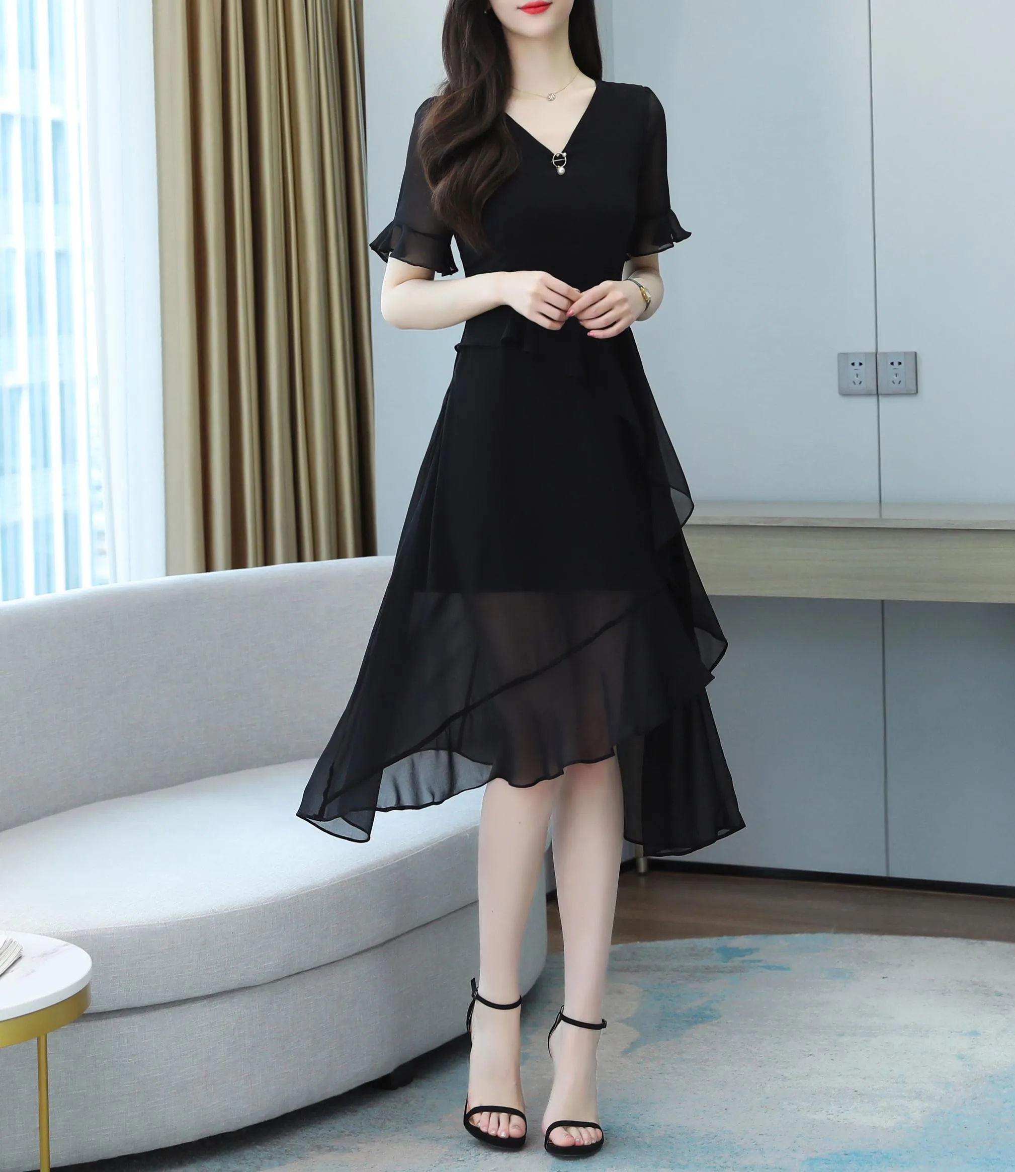 Solid Color Mid-Length Tulle Dress in Chiffon with V-Neck