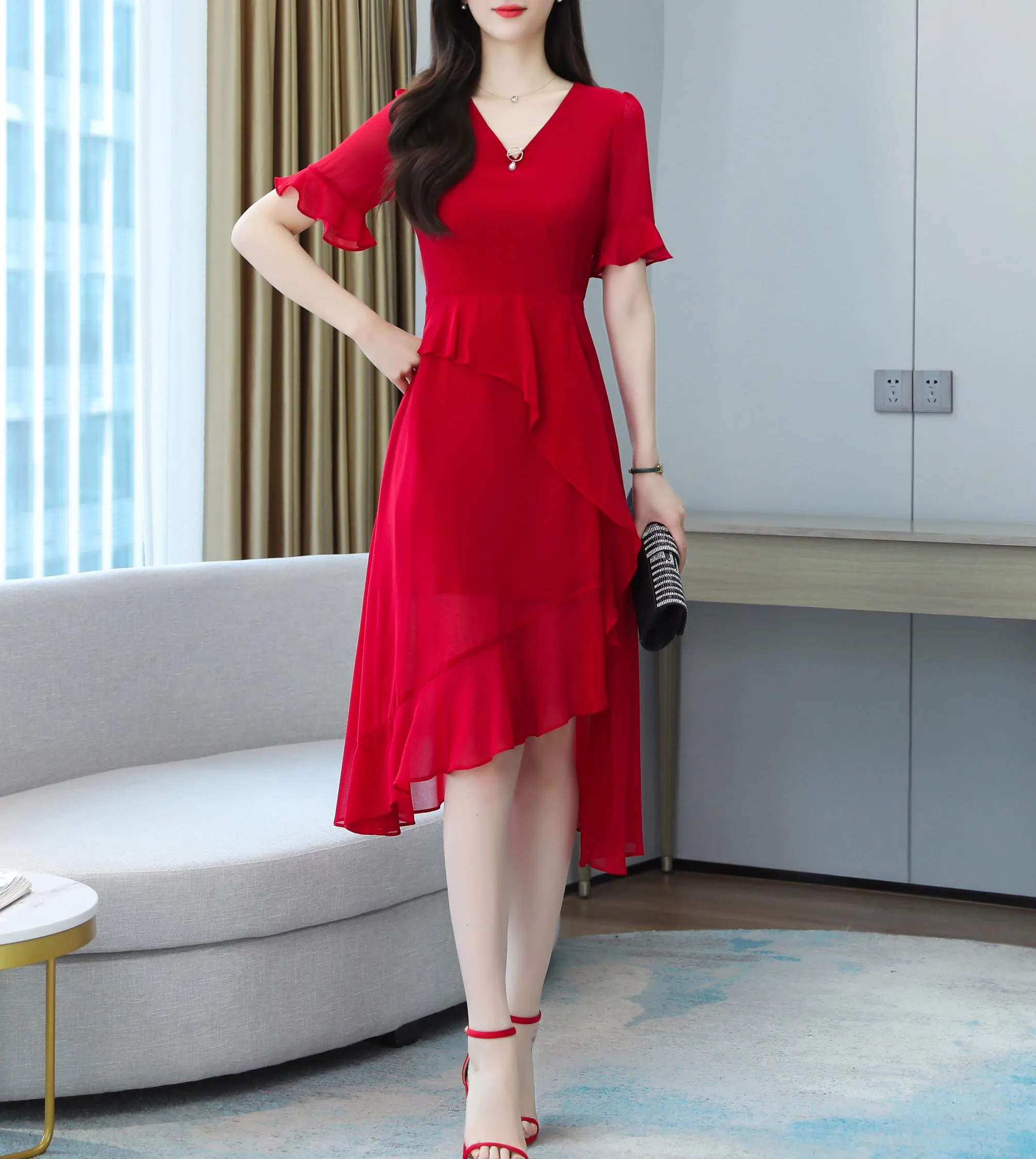 Solid Color Mid-Length Tulle Dress in Chiffon with V-Neck