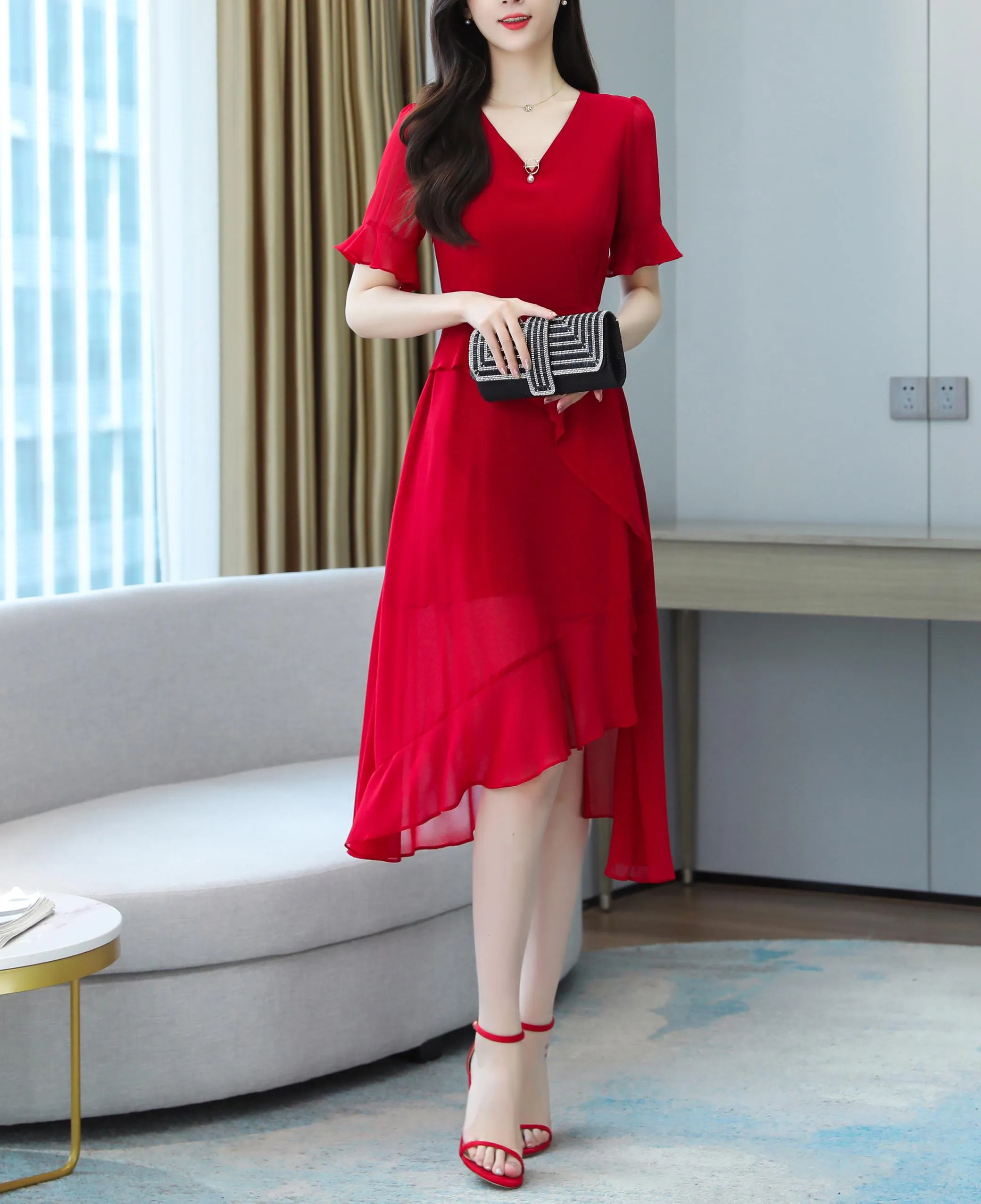 Solid Color Mid-Length Tulle Dress in Chiffon with V-Neck