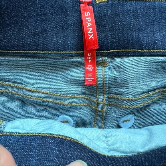 Spanx Flare Leg Pull-On Jeans Size S