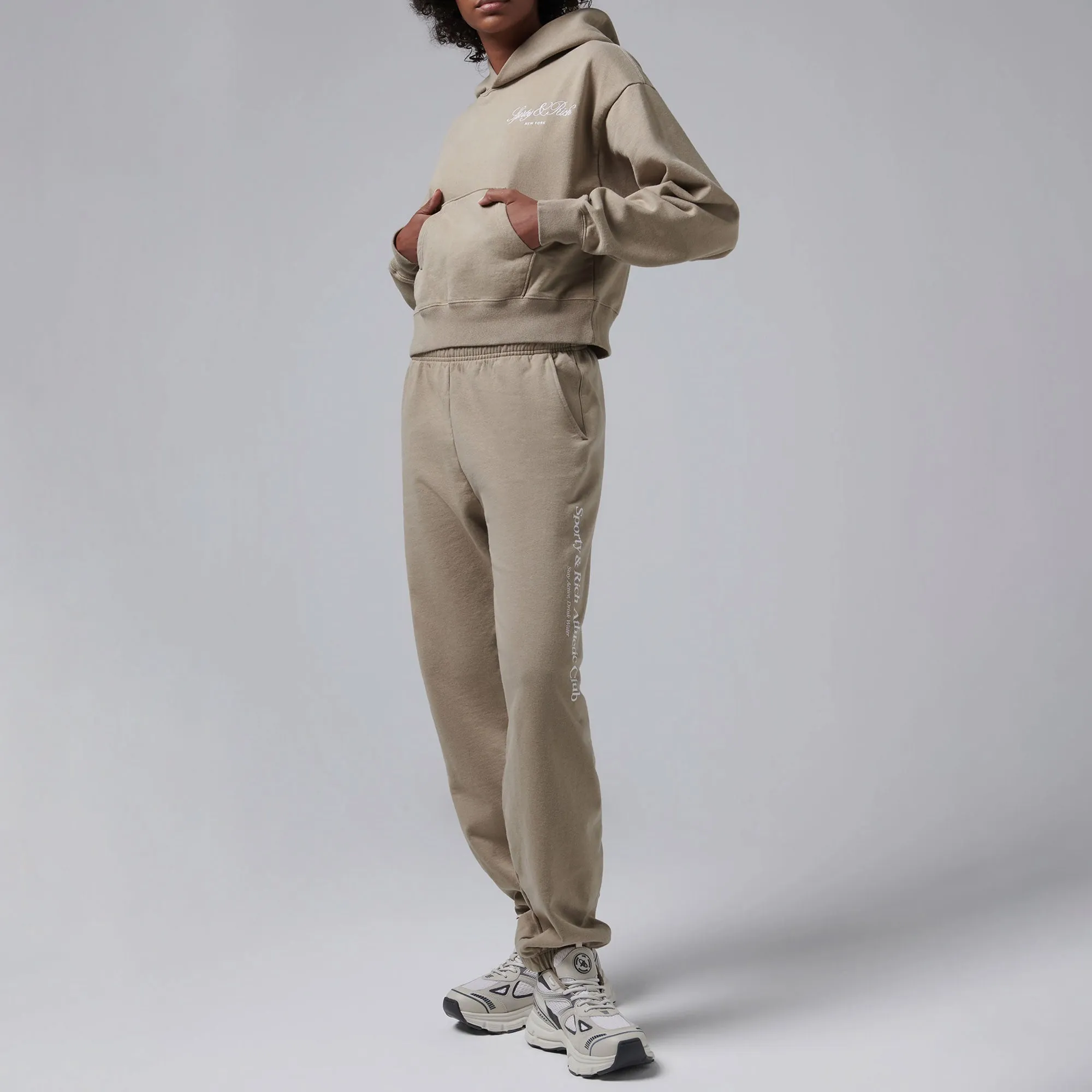 SPORTY & RICH | VENDOME SCRIPT EMBROIDERED CROPPED HOODIE { BEIGE