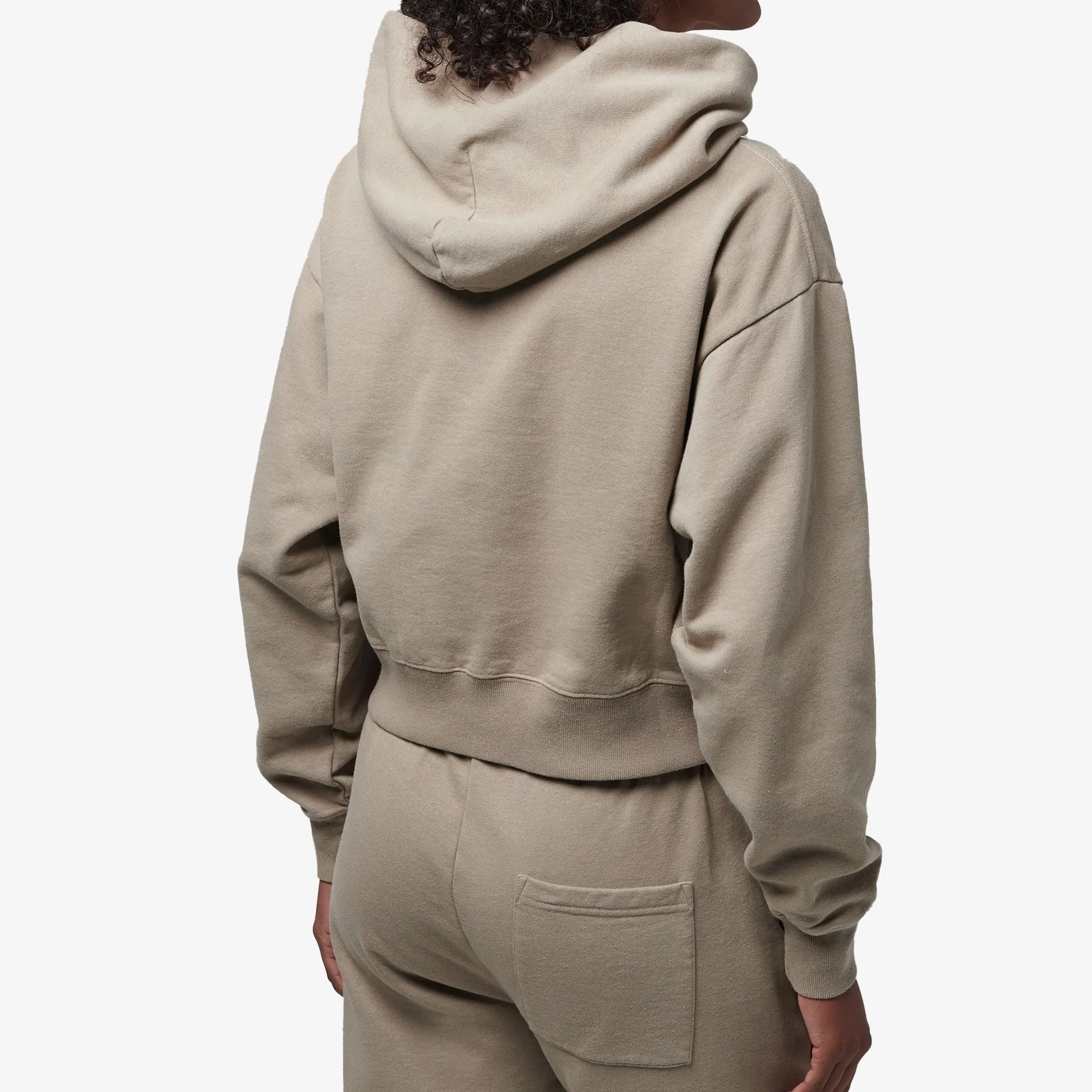 SPORTY & RICH | VENDOME SCRIPT EMBROIDERED CROPPED HOODIE { BEIGE