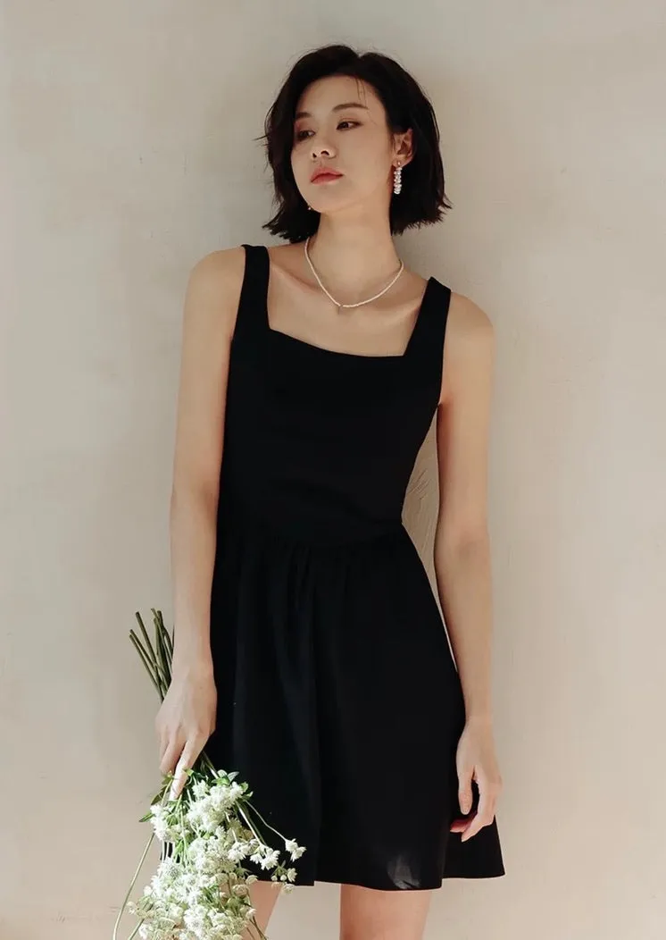 Tie Back Mid Flare Dress in Black