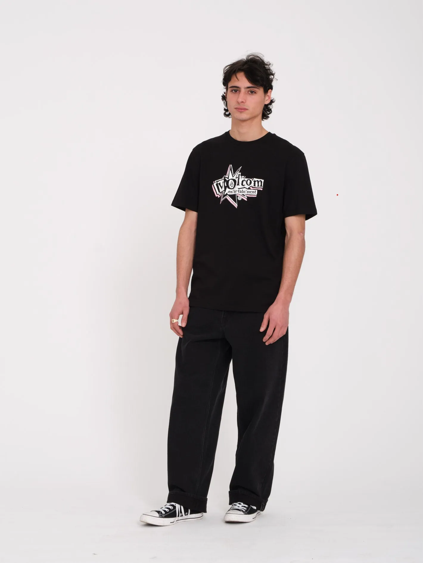 V Entertainment T-Shirt - BLACK