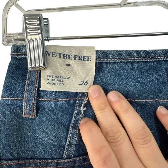 We The Free People Harlow Wide Leg Jeans Rolling River Blue Mid Rise Size 26 NWT