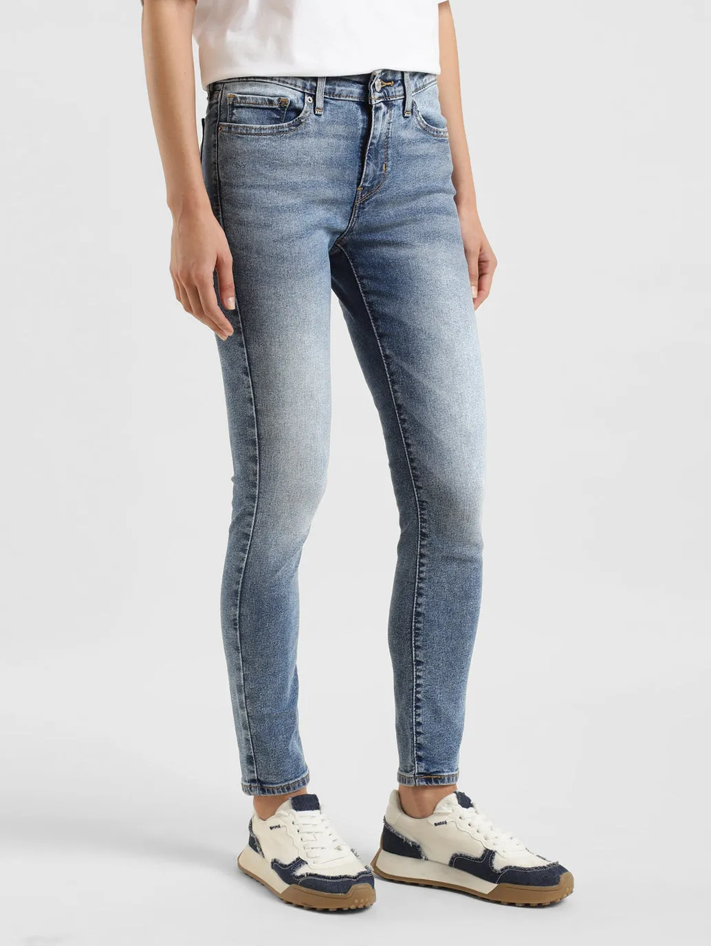 Women's 711 Blue Skinny Fit Mid Rise Jeans