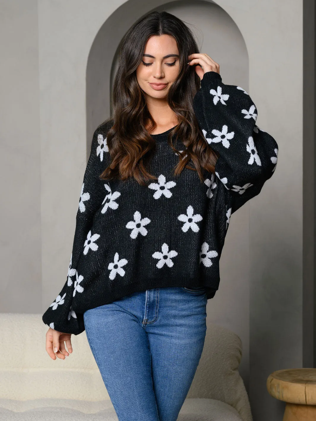 WOMEN'S DAISY PRINT LONG SLEEVE KNIT SWEATER