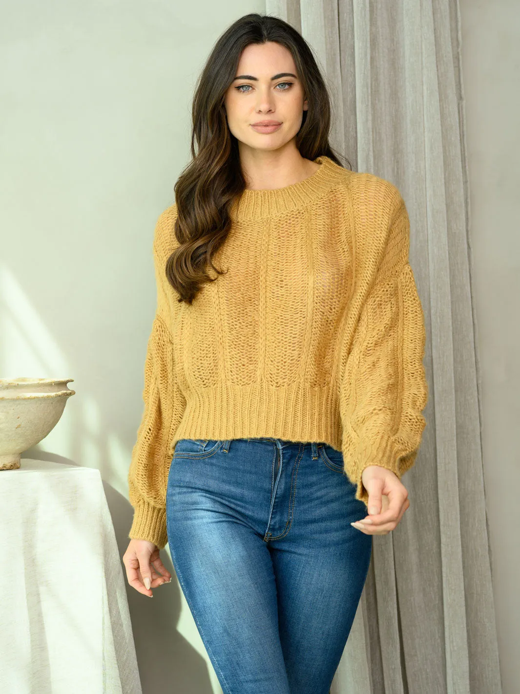 WOMEN'S LONG SLEEVE SCALLOPED KNIT SWEATER