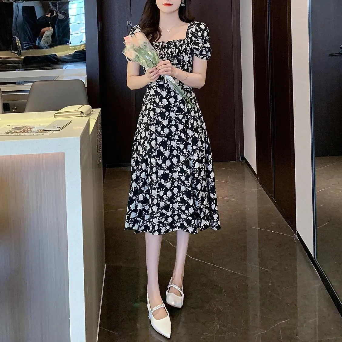 Women's Stunning Floral Print Tea Tea Dress with Split Thigh