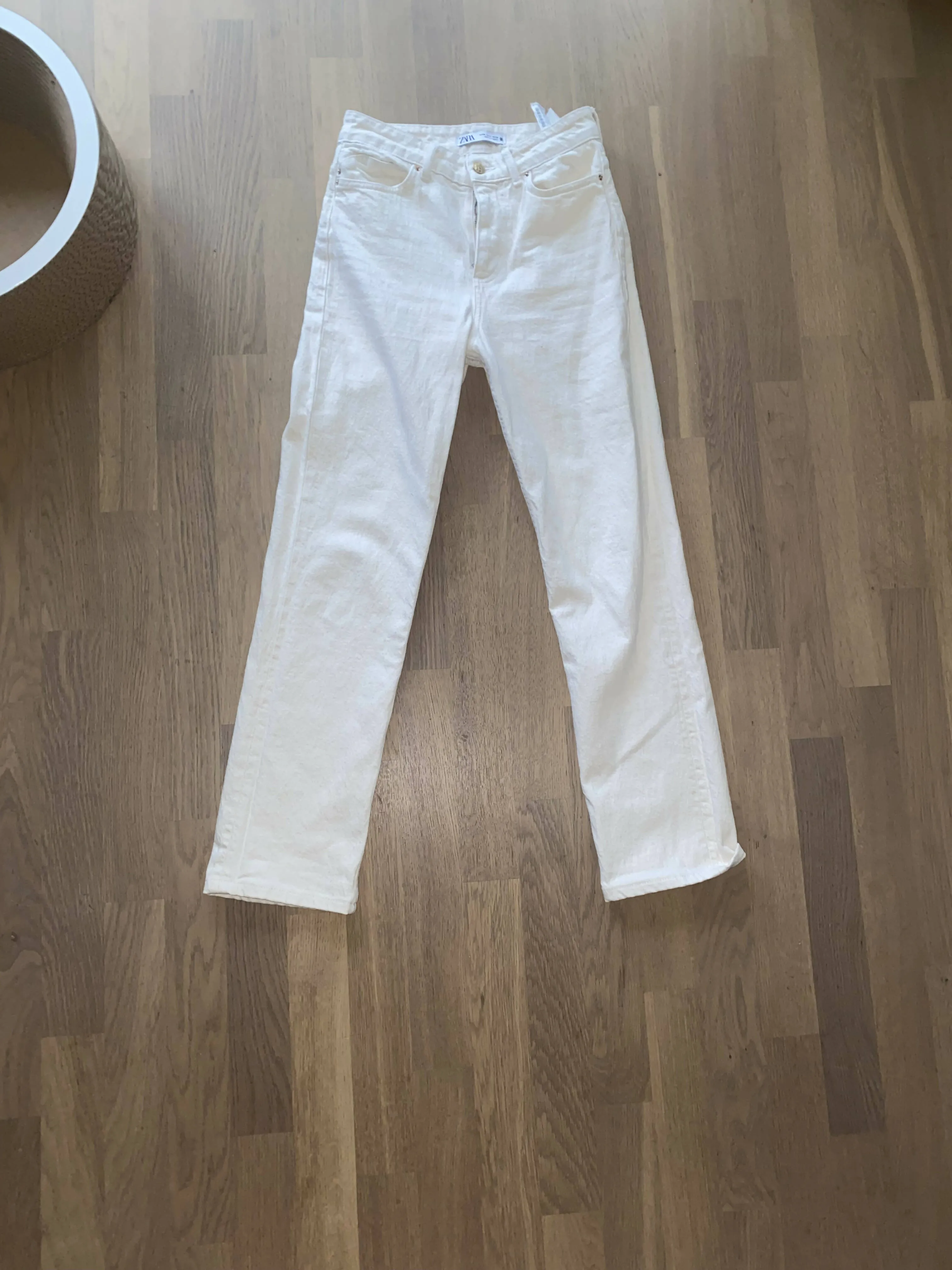 Zara High Waist straight leg Jeans