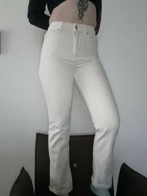 Zara High Waist straight leg Jeans